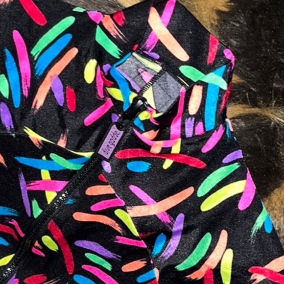 π‘π΅β’β€οΈ Dive Goddess x Retro Neon Vibes β€οΈβ’π‘π΅ - Picture 1 of 15